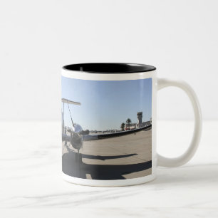 A UC-12F King Air Zweifarbige Tasse