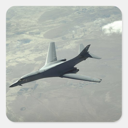 A US Air Force B-1B Lancer auf einer Kampfpatrouil Quadratischer Aufkleber (Vorderseite)
