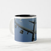 A US Air Force B-52 Stratofestress Zweifarbige Tasse (Vorderseite Links)