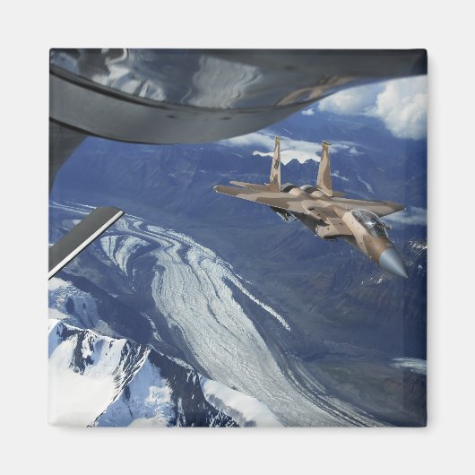 A US Air Force F-15C Adler positioniert sich selbs Magnet (Vorne)