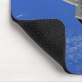 A US Air Force F-22 Raptor in der Nähe von Guam Mousepad (Ecke)