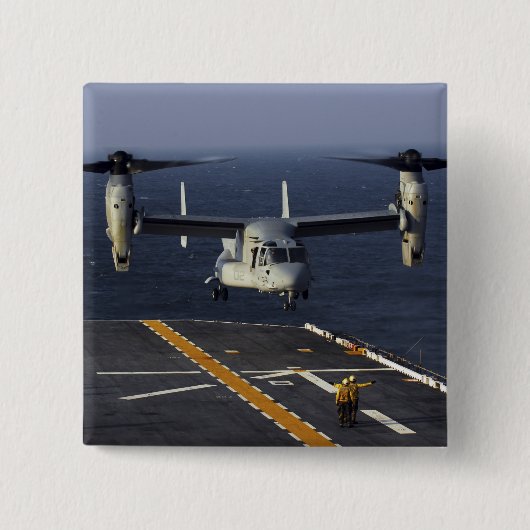 A V-22 Osprey bereitet sich auf Landung vor Button (Vorderseite)