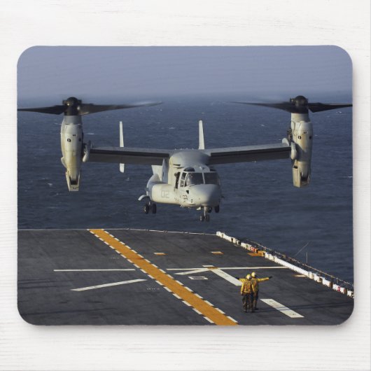 A V-22 Osprey bereitet sich auf Landung vor Mousepad (Vorne)