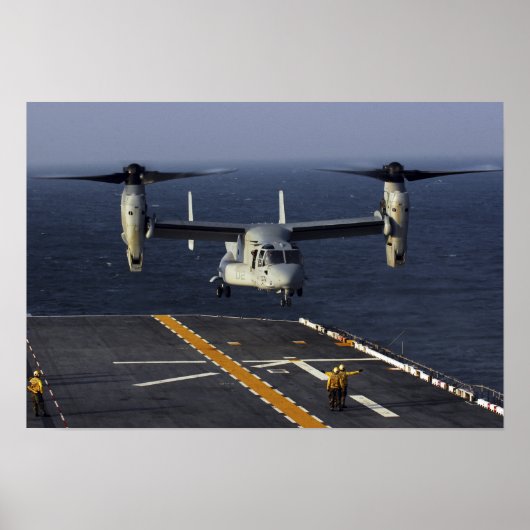 A V-22 Osprey bereitet sich auf Landung vor Poster (Vorne)