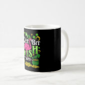 A Wee Bit Irish Heute St Patricks Day Flamingo Kaffeetasse (VorderseiteRechts)