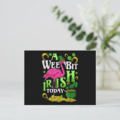 A Wee Bit Irish Heute St Patricks Day Flamingo Postkarte (Stehend Vorderseite)