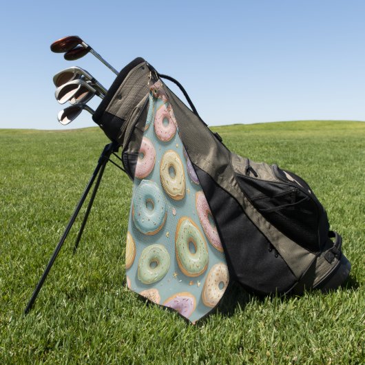 A Whimsical Pastel Donut Dream Golfhandtuch (Gras)