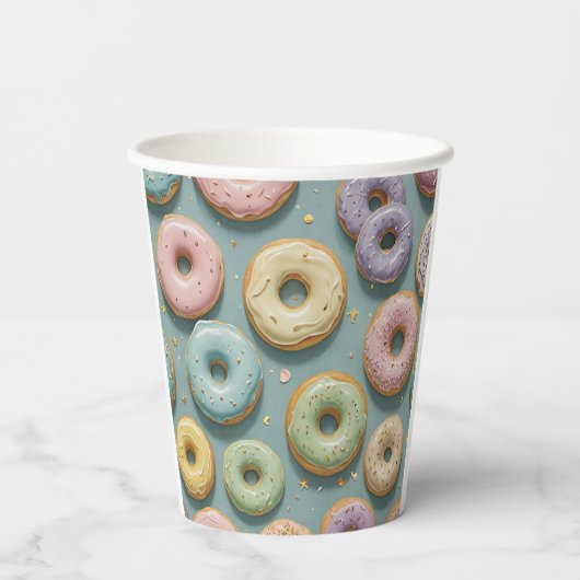A Whimsical Pastel Donut Dream Pappbecher (Rückseite)