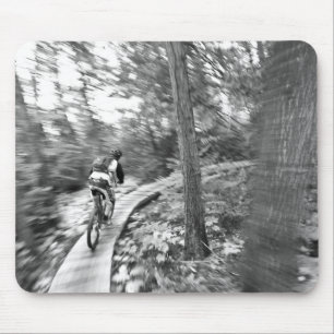 Aaron Rodgers beim Mountainbiken auf dem Stairway Mousepad