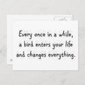 Ab und zu betritt ein Vogel Ihr Leben ... Postkarte (Vorne/Hinten)