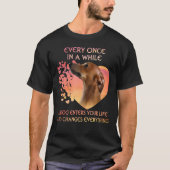 Ab und zu betritt ein Windhund das Leben T-Shirt (Vorderseite)