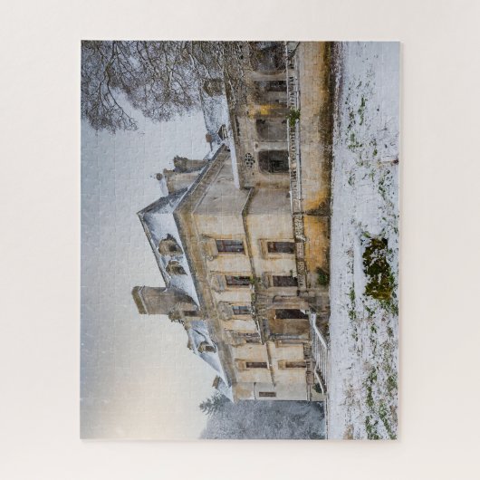 Abandiniertes französisches Schloss mit Winterschn Puzzle (Vertikal)