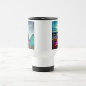 Abandoned Beach Colorful Wracks Reisebecher (Mittel)