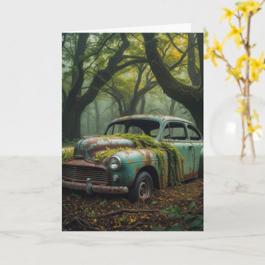 Abandoned Car in Misty Forest Blank Karte (Gelbe Blume)