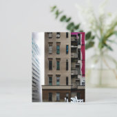 Abandoned City Gebäude with Graffiti Postkarte (Stehend Vorderseite)