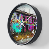 Abandoned House with Colorful Graffiti Uhr (Winkel)