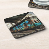 Abandoned Train with Graffiti Urban Street Art Getränkeuntersetzer (Linke Seite)