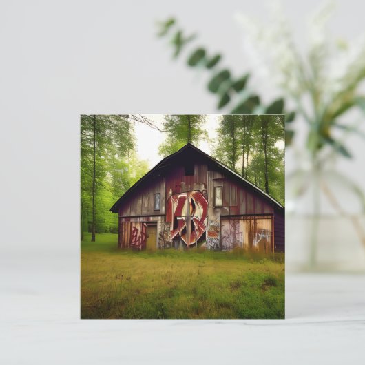 Abandoned Weathered Barn in the Woods (Stehend Vorderseite)