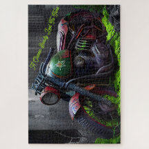 Abandoniert, rostendes Motorrad Verlassen zum Verf