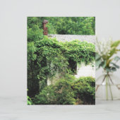 Abandred White House im Wald (Stehend Vorderseite)