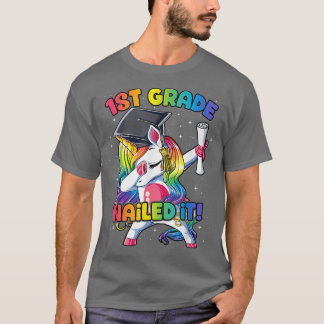 Abb. 1. Klasse Einhorn-Abschluss-Klasse 2022 T-Shirt
