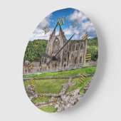 Abbey Kloster, Wales, Vereinigtes Königreich Große Wanduhr (Winkel)