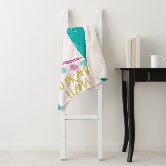 Abbildung Kein Drama Llama mit Monogramm Sherpadecke (Beispiel)