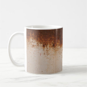Abblätternde Farbe, rostige Wandstruktur. Kaffeetasse
