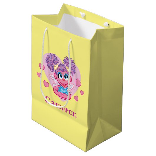 Abby Cadabby Valentine Hearts Graphic Mittlere Geschenktüte (Vorderseite Schrägansicht)