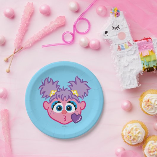 Abby Face Throwing a Kiss Pappteller (Party)