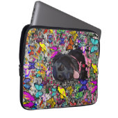 Abby in den Schmetterlingen - schwarzer Laptopschutzhülle (Vorne Rechts)