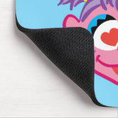 Abby lächelt Gesicht mit herzförmigen Augen Mousepad (Ecke)