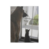 Abby mit Zorro vor der Tür Notepad Notizblock (Rotiert)