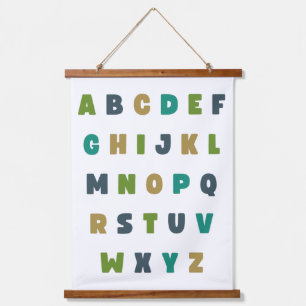 ABCs. Buchstaben des Alphabets. Wandteppich mit Ho Holzrahmen