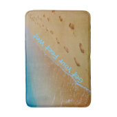 Abdrücke auf tropischem Strand-Ufer Sandys Badematte (Vorderseite Vertikal)