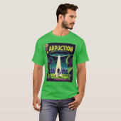 Abduktion Comic: Ein Retro-Sci-Fi-Abenteuer T-Shirt (Vorne ganz)