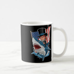 Abe Lincoln reitet auf Hai Awesome Fourth Of July Kaffeetasse