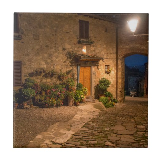 Abend in der antiken Hügellandschaft Fliese (Vorderseite)