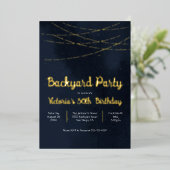 Abend Sky String of lights Backyard Party Folieneinladung (Stehend vorne)