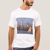 Abend Skyline Lower Manhattan.JPEG T-Shirt (Vorderseite)