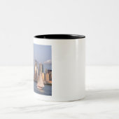 Abend Skyline Lower Manhattan.JPEG Zweifarbige Tasse (Mittel)