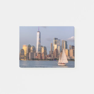 Abend Skyline Lower Manhattan. Post-it Klebezettel