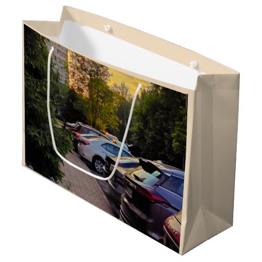 Abendlicht-Geschenktasche – Anpassbar Große Geschenktüte (Vorderseite Schrägansicht)