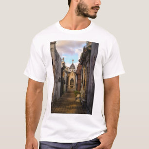 Abends-Licht in Recoleta Friedhof T-Shirt