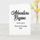 Abenteuer beginnt 1. Geburtstag Name Datum einfach Karte (Gelbe Blume)