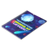 Abenteuer beginnt bei einem isolierten Schuster Notizblock (Linke Seite)