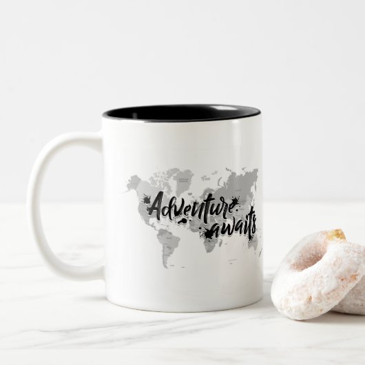 Abenteuer der Buchstabe-3D erwartet Zitat Zweifarbige Tasse (Mit Donut)