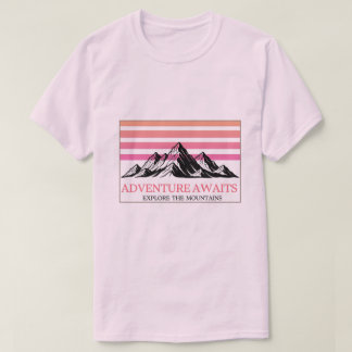 Abenteuer erwarten Bergsonnenuntergang T-Shirt
