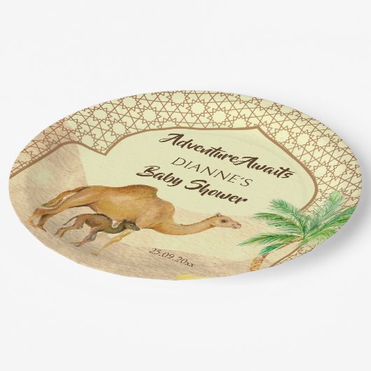 Abenteuer erwartet Wüste Baby Kamel Babydusche Pappteller (Schrägansicht)