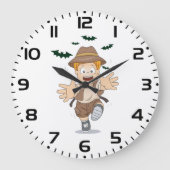 Abenteuer-Explorer-Kid läuft von Fledermäusen Große Wanduhr (Vorderseite)